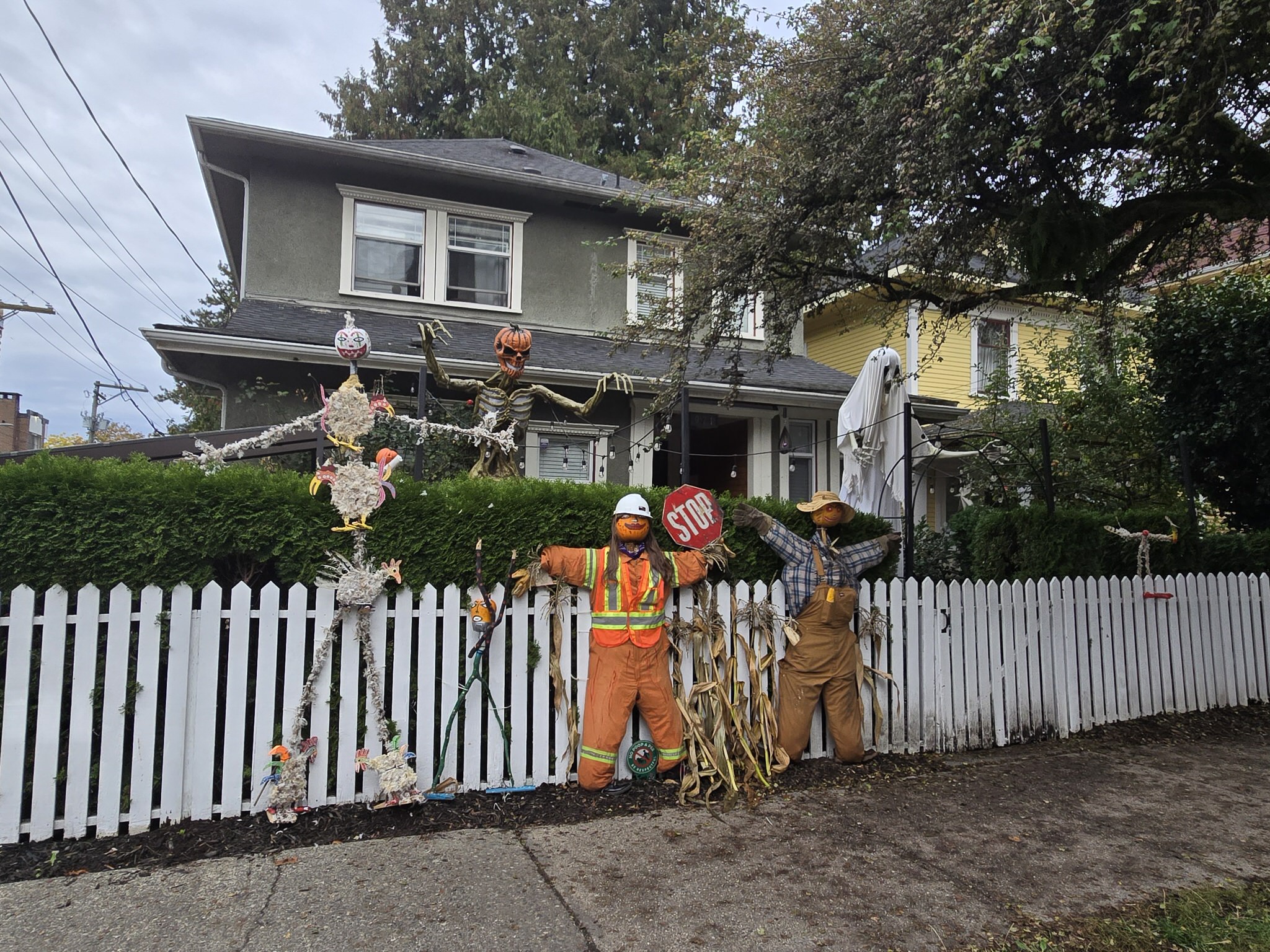 971 Nicola Street Halloween Display
